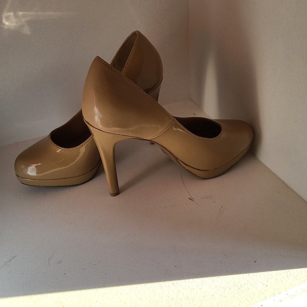 Womens/Teen  Fioni patent leather heels